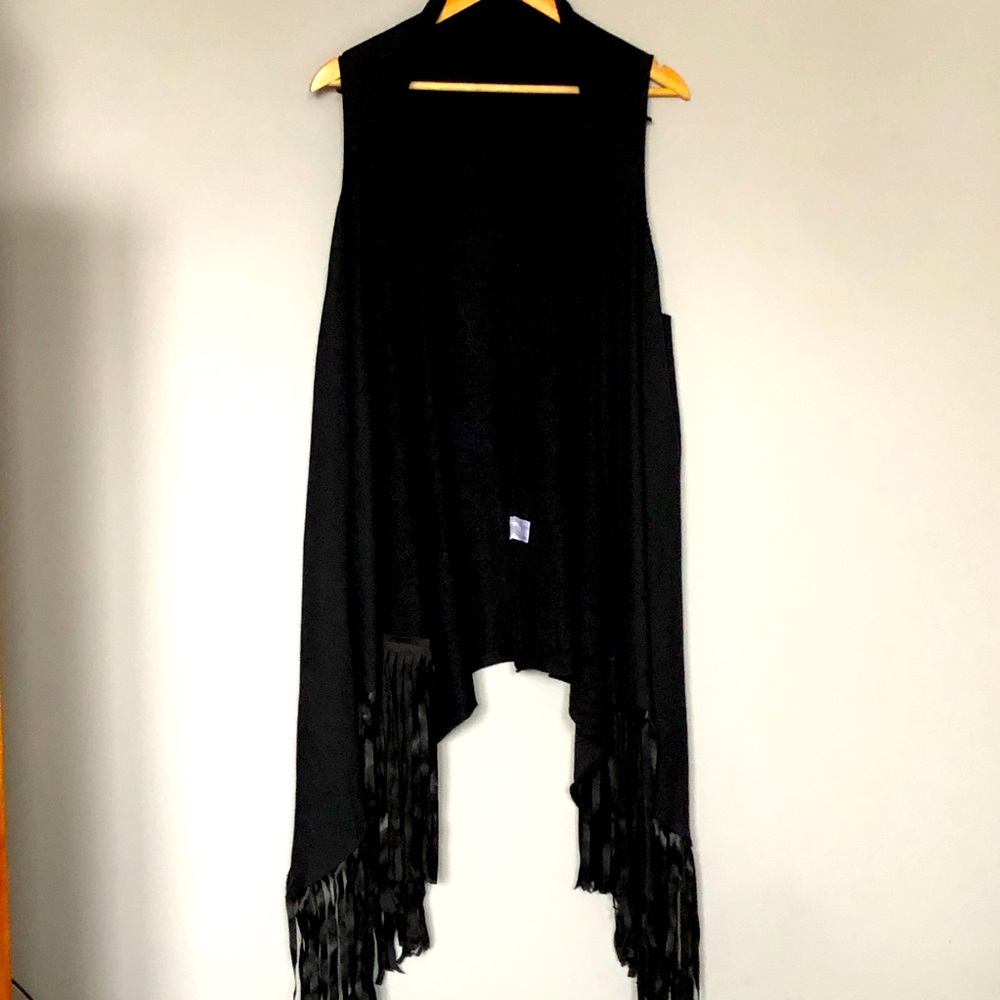Black fringe sleeveless vest